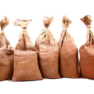 8 Filled Hessian Sandbags